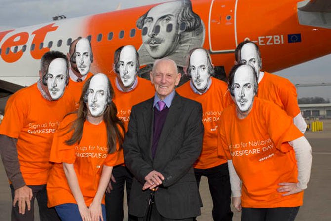 Shakespeare-ért kampányol az easyJet és Emma Thomson