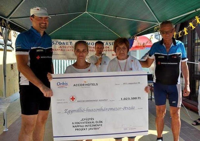 Egymillió forintot gyűjtött az AccorHotels Magyarország a fogyatékkal élők számára