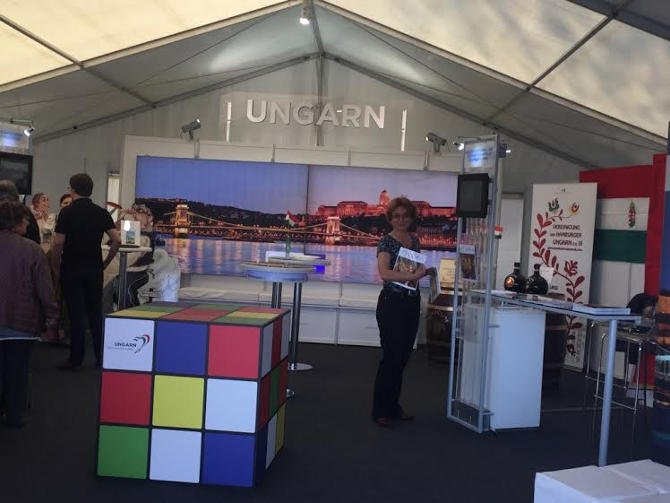 Magyarország díszvendég a világ kapujában