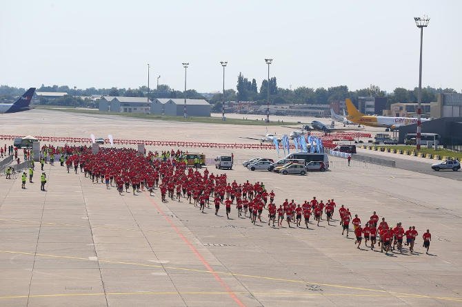Rekord: ezer pár futócipő koptatta a ferihegyi betont!