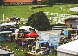 Hét új street food-os a Kincsem Parkban Hét új street food-os a Kincsem Parkban