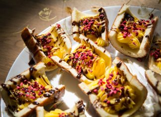 Egyedülálló kürtőskalács-cukrászda nyílt az Állatkerti körúton, a Holnemvolt Várban