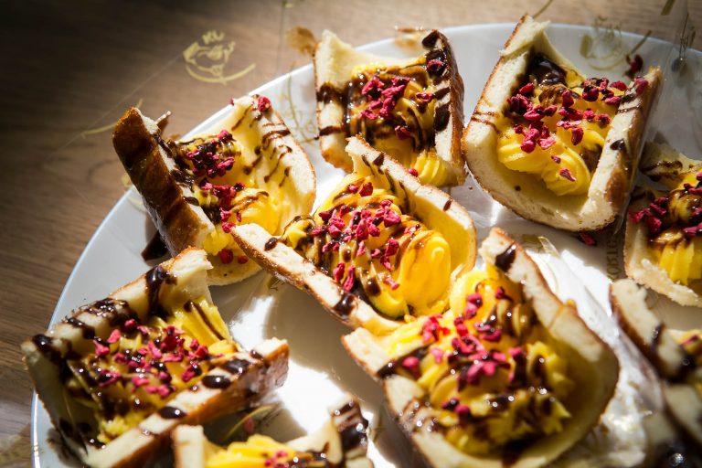 Egyedülálló kürtőskalács-cukrászda nyílt az Állatkerti körúton,  a Holnemvolt Várban