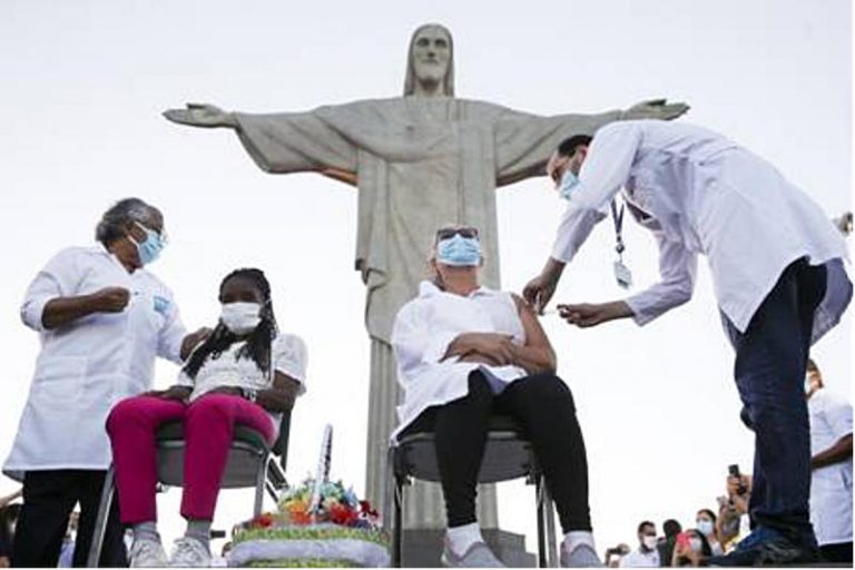 Brazíliában nő a turisták száma a Covid19 elleni védőoltást követően