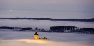 Turisztikai desztináció; a Somoskői vár