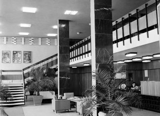 Békéscsaba, Hotel Kőrös