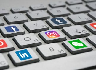 közösségia média