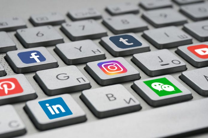 közösségia média