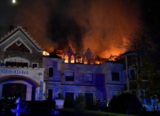 Kigyulladt a Borostyán Med Hotel tetőszerkezete