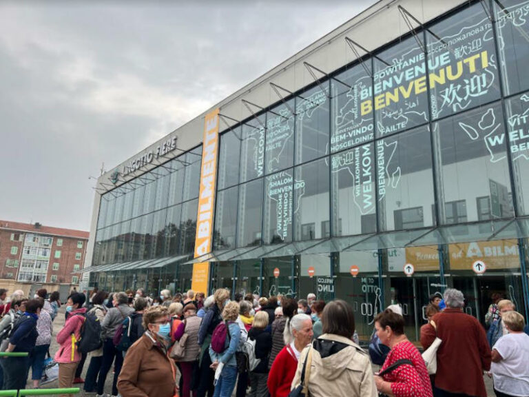 torinói Lingotto Fiere kiállítási központ