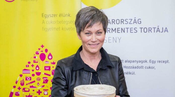 Az Almás gesztenyerózsa lett a Magyarország cukormentes tortája Az Almás gesztenyerózsa lett a Magyarország cukormentes tortája