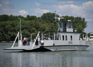 új kompjáratot a magyarországi Neszmély és a szlovákiai Dunaradvány között