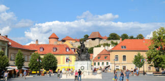 Eger, Dobó tér