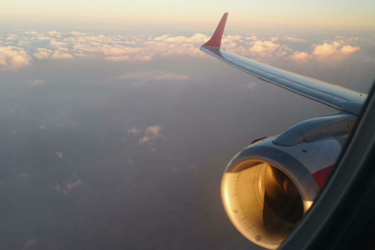 utazás repülőgép, légitársaság - turizmus
