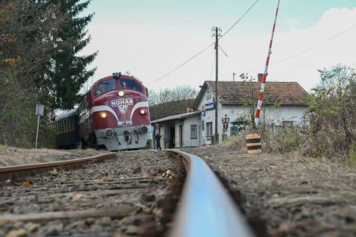 NoHab-GM M61-010-es mozdony, vasút - turizmus