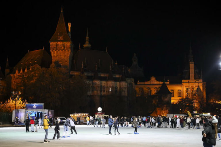 Városligeti Műjégpálya, Budapest - turisztika