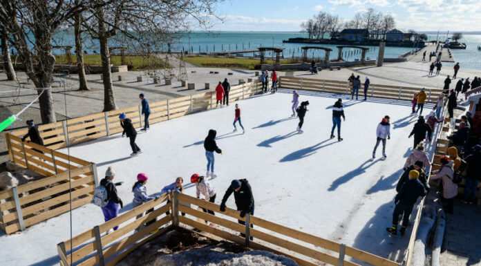 Balatonfüredi korcsolyapálya komplexum Balatonfüredi korcsolyapálya - turisztika, téli sport