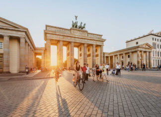 Berlin, Brandenburgi Kapu a Párizsi téren - turisztika