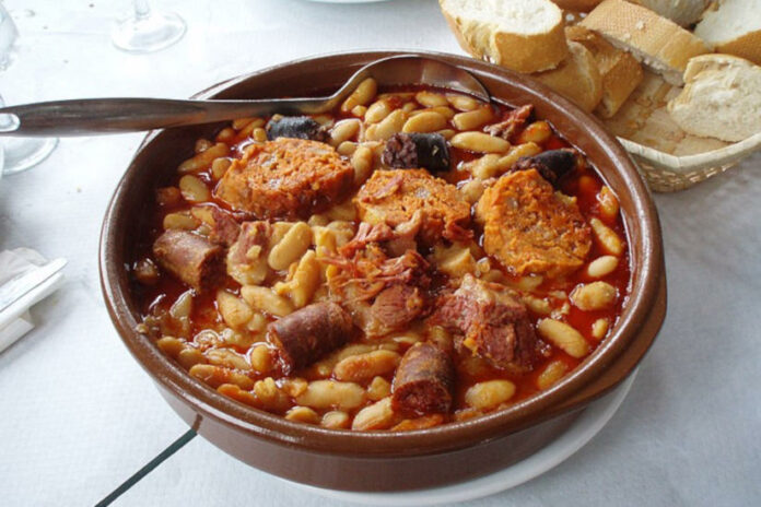 sült bab, spanyol étel - gasztronómia