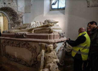 Padányi Biró Márton síremléke, Veszprém - kultúra