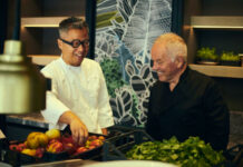 Tetsu Yahagi és Wolfgang Puck a Spago Budapest étteremben