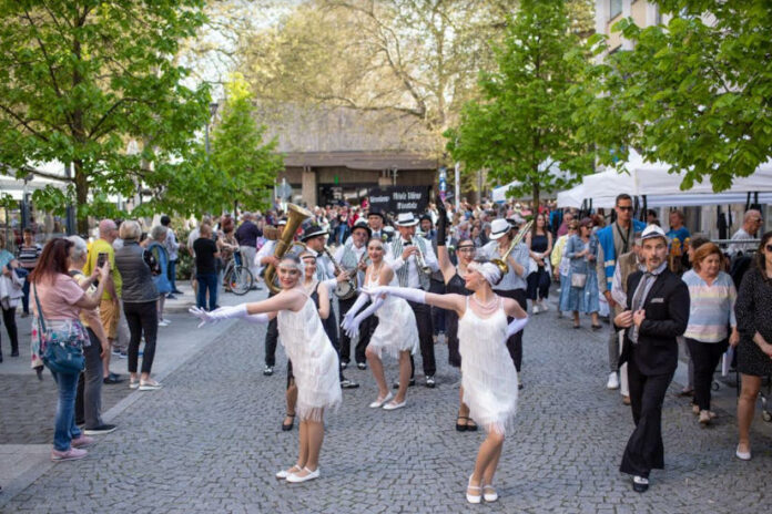 Héviz, Boldog Békeidők Hévize fesztivál - turisztika