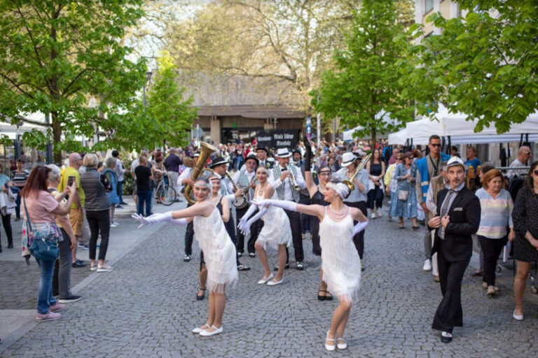 Héviz, Boldog Békeidők Hévize fesztivál - turisztika