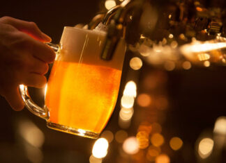 sörfogyasztás, sörfőzde, sör csapolás - gasztronómia