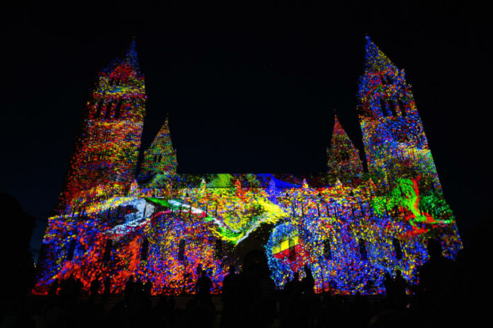 Zsolnay Fényfesztivál, Light Art video mapping, Pécs - turisztika
