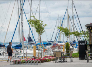 Hivatalosan is megnyílt az Ypsilon Yacht Club Alsóörsön Ypsilon Yacht Club Alsóörs kikötó - turisztika