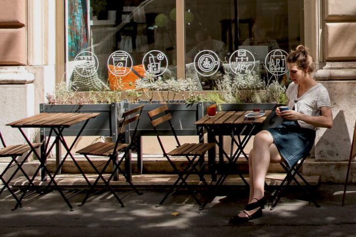 A.P.Art Gallery, Hyggelig specialty cafe & gallery Budapest