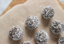 Meggyes kókuszgolyó recept