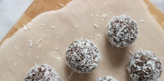 Meggyes kókuszgolyó recept