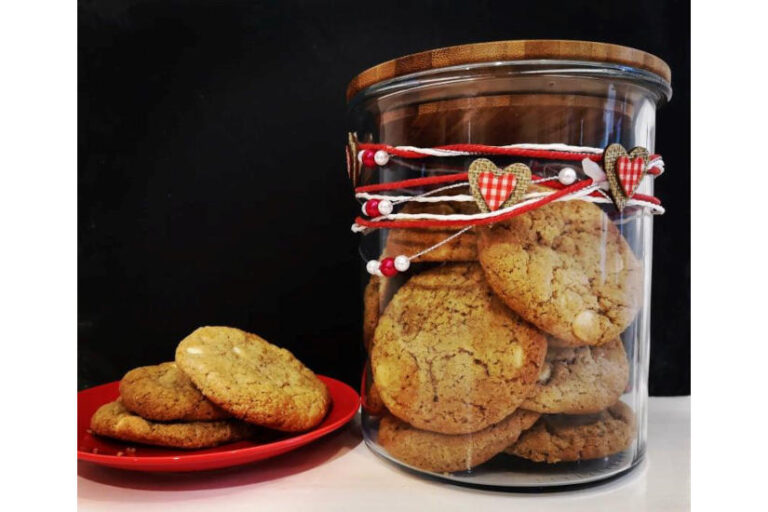 Fehércsokoládés keksz alakorlisztből recept