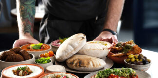 Gasztronómiai trendek 2025-re snack, mezze, tapas, street food - gasztronómia