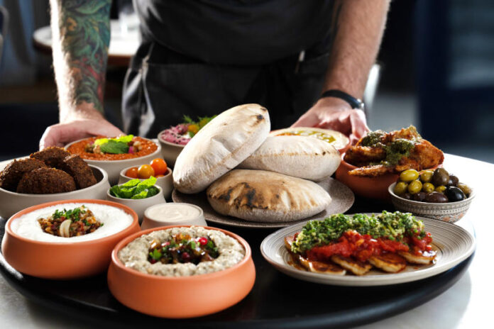 snack, mezze, tapas, street food - gasztronómia