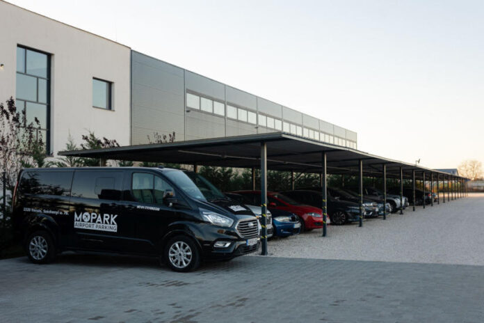 Repülőtéri autó parkolás, utazás - turisztika