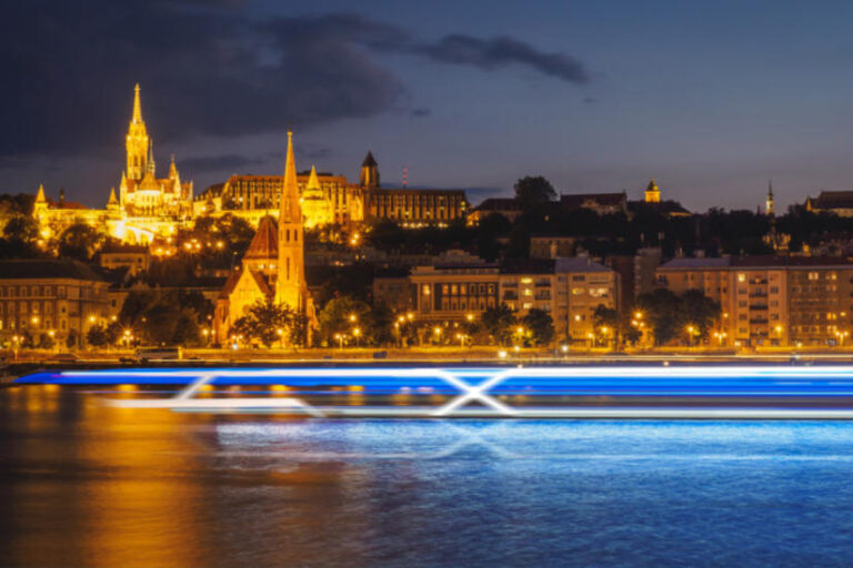 folyami hajójáratok indulnak Európában - turisztika