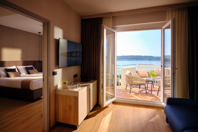 Hotel Riviera junior suite / LifeClass Hotels & Spa Portorož, Szlovénia