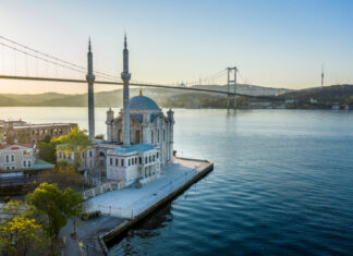 Törökország turisztikai rekordokkal indította a 2025-ös évet Ortaköy-mecset (Büyük Mecidiye Camii) neobarokk stílusú oszmán kori mecset Isztambulban
