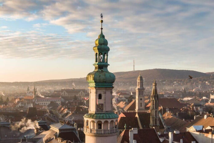 Sopron város látképe - turisztikai desztináció