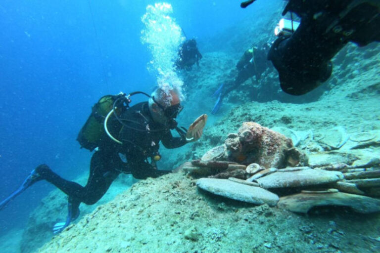 hajóroncs a tengerfenéken a török tengerparton - kultúra, történelem
