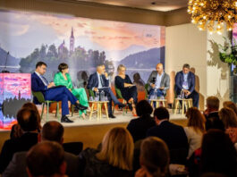 Bled Stratégiai Fórum turisztikai panel, Szlovénie, konferencia