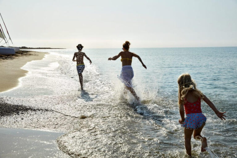 tengerparti nyaralás, oceán - turisztika, kiutaztatás