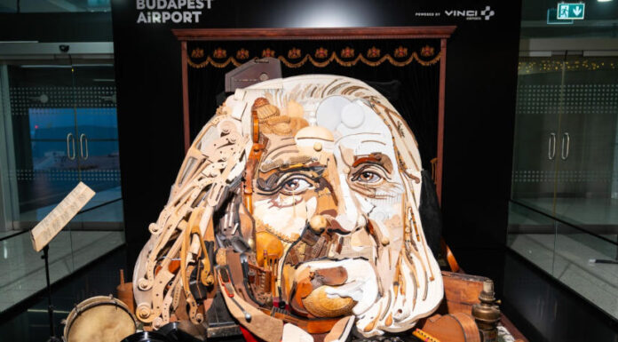 Különleges Liszt Ferenc-installációval zárta jubileumi évét a Budapest Airport Liszt Ferenc installáció Budapest Airport - turisztika