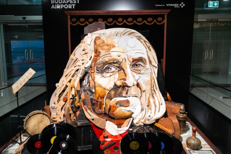 Liszt Ferenc installáció Budapest Airport - turisztika