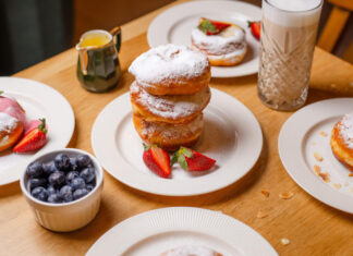 Farsangi fánk és nemzetközi változatai a gasztronómiai kultúrában Farsangi fánk - a fánk desszert története - gasztronómia