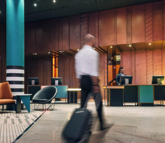 Pullman Berlin Schweizerhof szálloda, Revo Hospitality