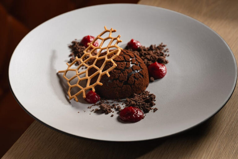 Csokoládé Dome desszert - gasztronómia